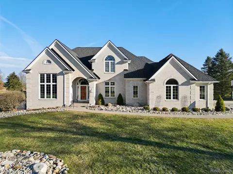 4330 Fruitbelt Ln, Williamstown, MI 48895