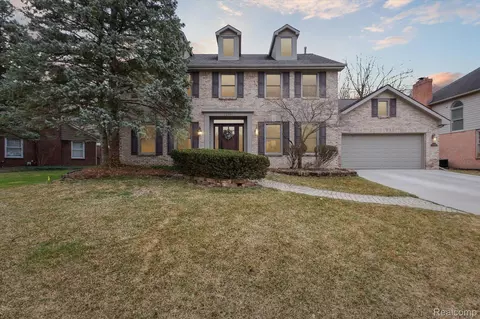 22690 Cheshire Crt Ct, Novi, MI 48374
