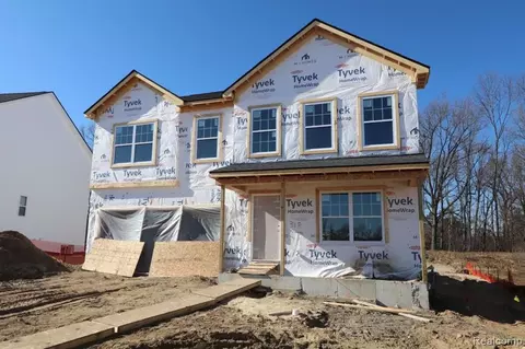 318 Quartz Way, White Lake, MI 48386