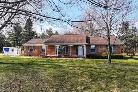 2124 Hadley Rd, Elba, MI 48446