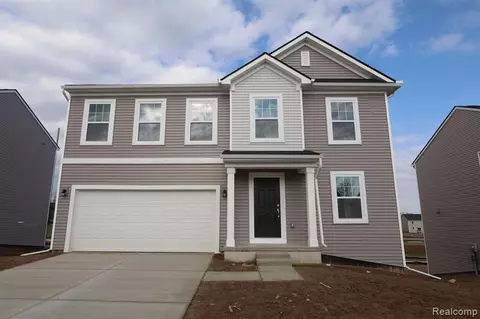 304 Sandhill Ln, White Lake, MI 48386