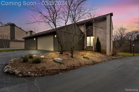 41350 Woodward Ave #1, Bloomfield Hills, MI 48304
