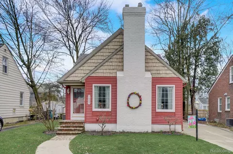 1007 Orchard Grove Dr, Royal Oak, MI 48067