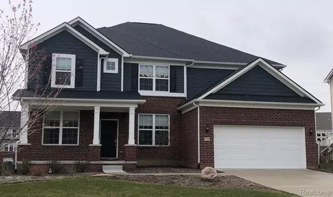 51009 Green Meadows Dr, Macomb, MI 48042