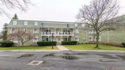 42160 Woodward Ave #61, Bloomfield Hills, MI 48304