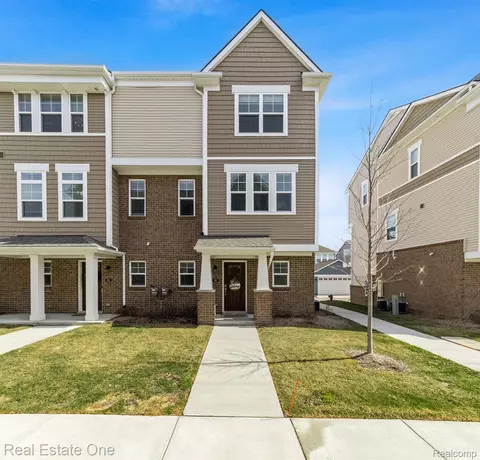 2500 Normandy Rd #62, Royal Oak, MI 48073