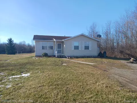 4040 Wellman Line Rd, Worth, MI 48032