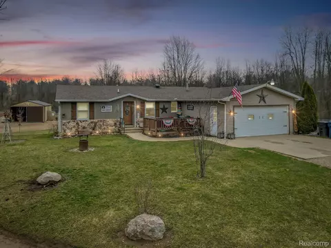 10225 Kingsbury Rd, Barry, MI 49046