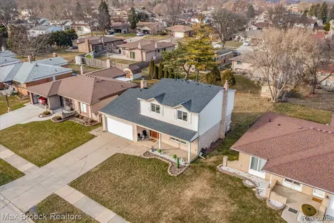 2607 Nadine Dr, Sterling Heights, MI 48310