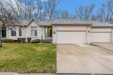 15525 Austin Ave, Clinton Township, MI 48035