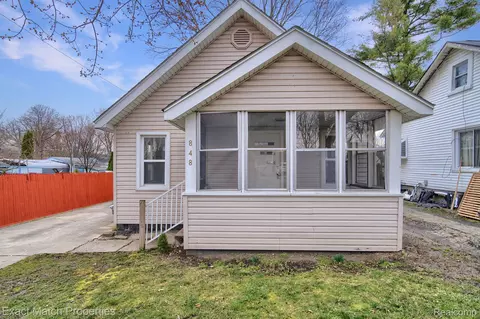 848 Sarasota Ave, Pontiac, MI 48340