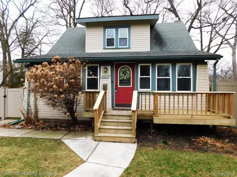 23877 Roanoke Ave, Oak Park, MI 48237