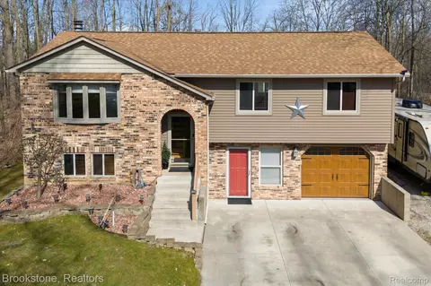 8247 Barden Rd, Davison, MI 48423
