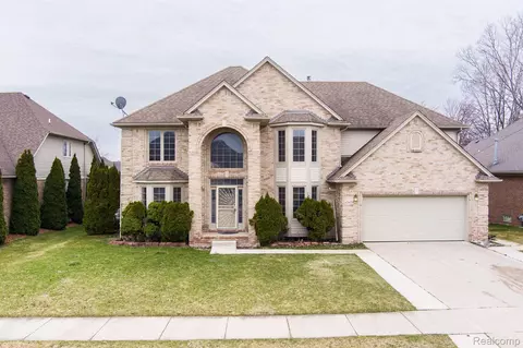 49459 Yale Dr, Macomb, MI 48044