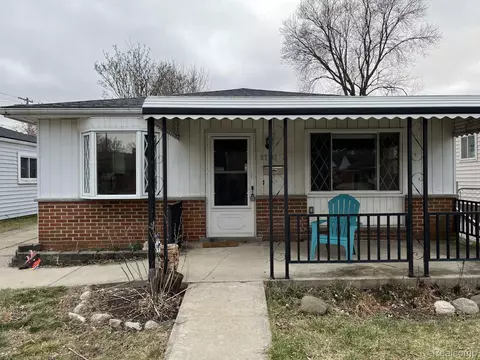 27811 Barrington St, Madison Heights, MI 48071
