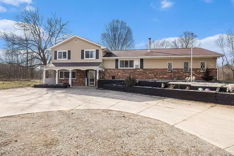 2021 Brewer Rd, Howell, MI 48855