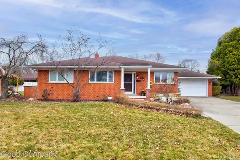 25579 Loch Lomond Dr, Dearborn Heights, MI 48125