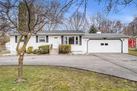 4391 E Carpenter Rd, Flint, MI 48506