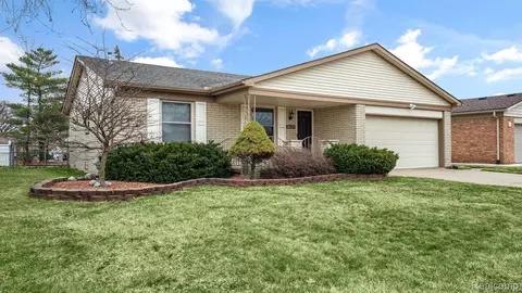 38318 Cameron Dr, Sterling Heights, MI 48310