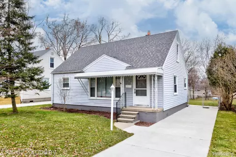 349 S Chocolay Ave, Clawson, MI 48017