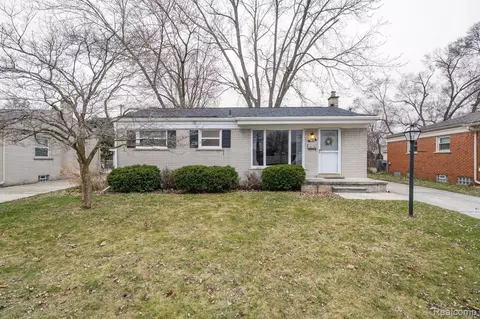 7842 Tulane St, Taylor, MI 48180