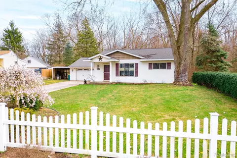 40179 Alden Rd, Van Buren, MI 48111