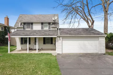 10120 Elizabeth Lake Rd, White Lake, MI 48386