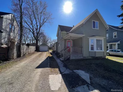 1208 Howard St, Port Huron, MI 48060