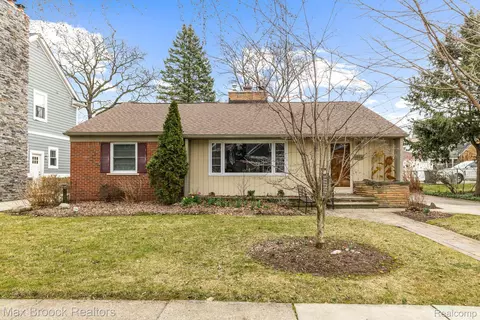 1014 Marywood Dr, Royal Oak, MI 48067