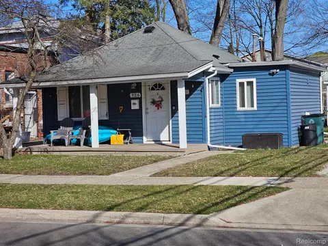 926 Laprairie St, Ferndale, MI 48220