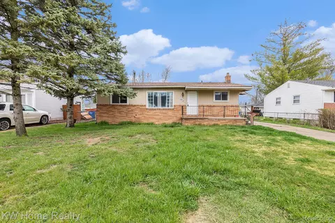 14919 Chesterfield Ave, Warren, MI 48089