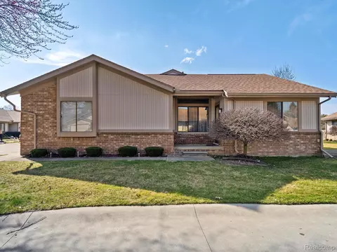 38763 Windmill Pointe N, Clinton Township, MI 48038