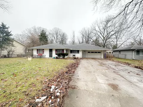 3395 W Mandeville St, Flint, MI 48507