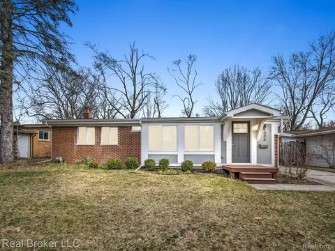 1006 Brooklawn Dr, Troy, MI 48084