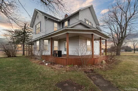 3855 Kelly Rd, La Salle, MI 48145