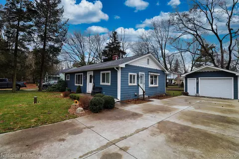 168 Oriole St, Commerce, MI 48382