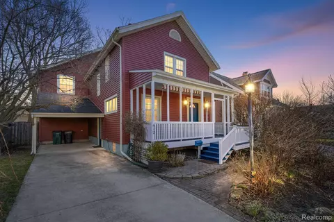 612 Lockwood Rd, Royal Oak, MI 48067