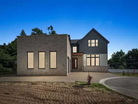 1244 Pine Knoll Ln, Rochester, MI 48307