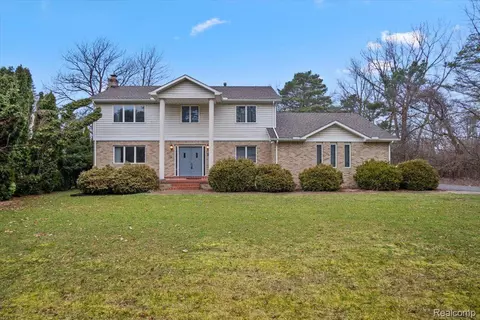 3569 South Blvd, Auburn Hills, MI 48326