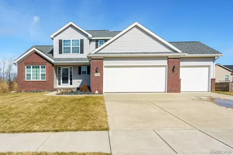 9265 Meadowview Dr, Davison, MI 48423