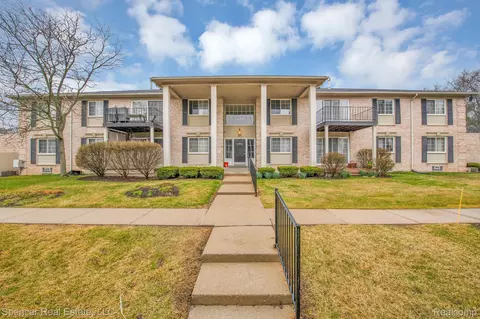 6115 Orchard Lake Rd #203, West Bloomfield, MI 48322