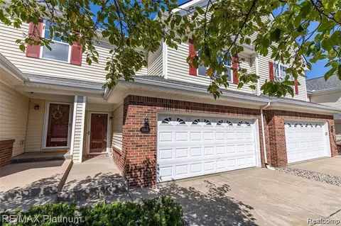 10109 Ridge Run St #15, Howell, MI 48855