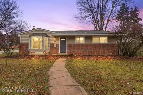 34115 Ann Arbor Trl, Livonia, MI 48150