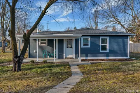 312 N Neeper St, Capac, MI 48014