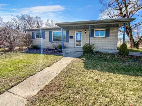 6219 Oak Pointe St, Westland, MI 48185