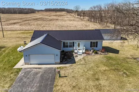 10459 N Fowlerville Rd, Fowlerville, MI 48836