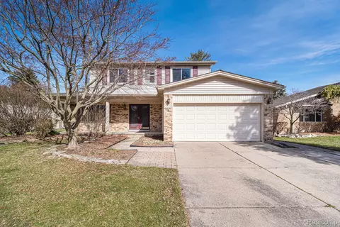 1223 Chaucer Dr, Troy, MI 48083