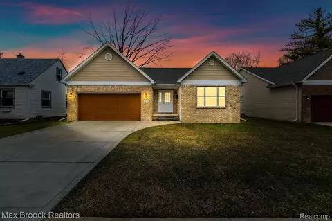 11785 Cardwell St, Livonia, MI 48150