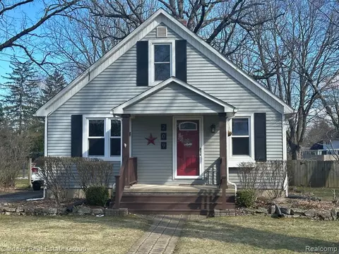 209 Hansburger St, Almont, MI 48003