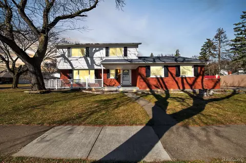 11321 Hanover Dr, Warren, MI 48093